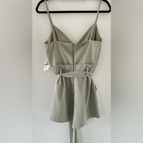 Romper w/ waist tie - Picture 2 of 3